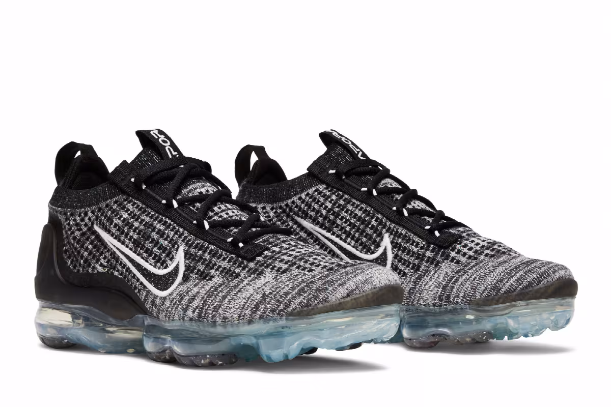 Nike Women's Air VaporMax 2021 Flyknit Oreo, view 9