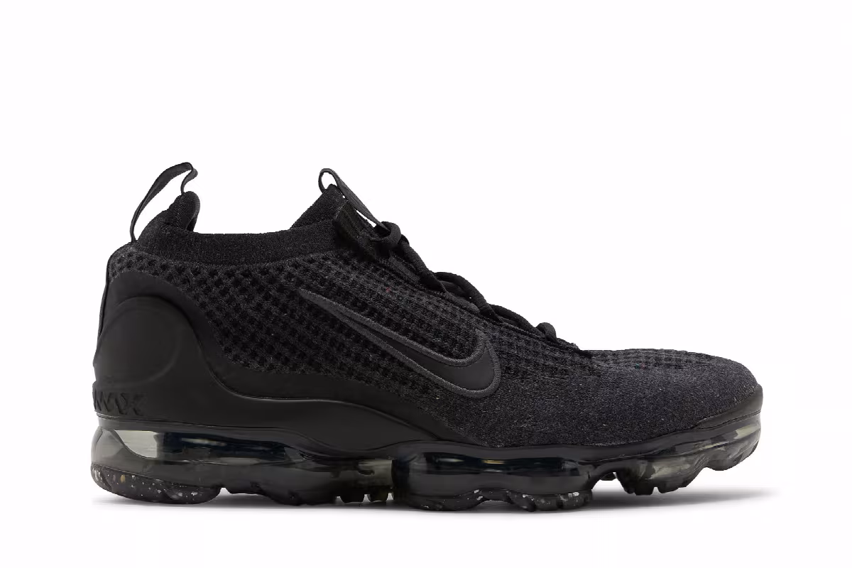 Nike Air VaporMax 2021 Flyknit GS Triple Black, view 2