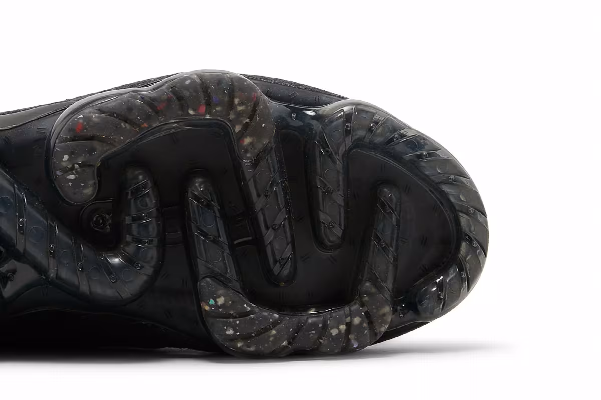 Nike Air VaporMax 2021 Flyknit GS Triple Black, view 6
