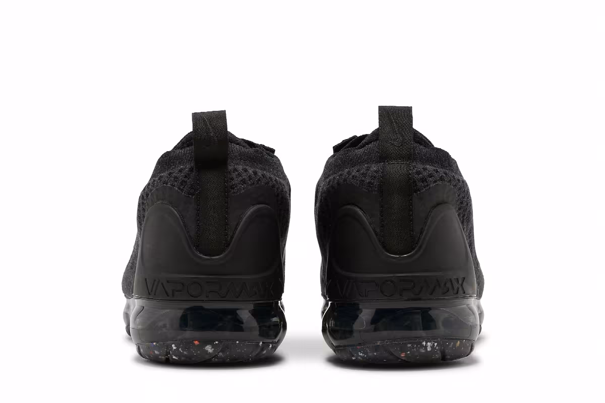 Nike Air VaporMax 2021 Flyknit GS Triple Black, view 7