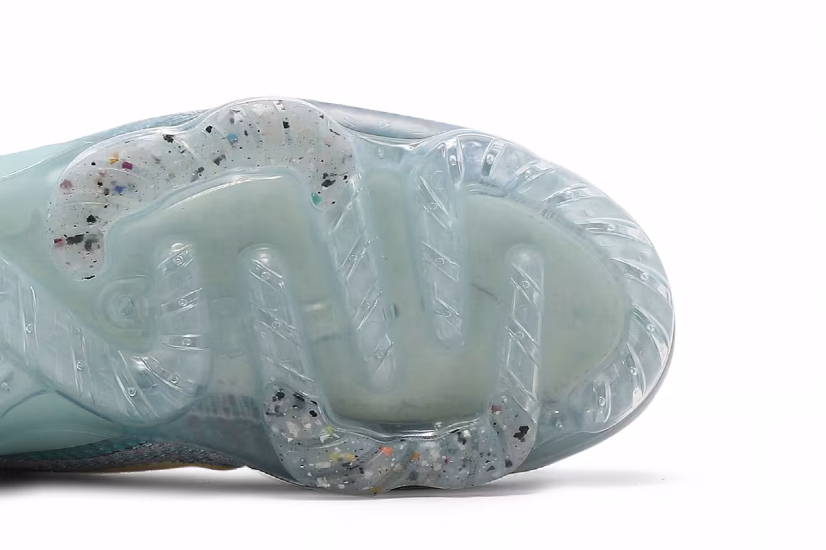 Nike Women's Air VaporMax 2021 Flyknit Light Dew, view 6