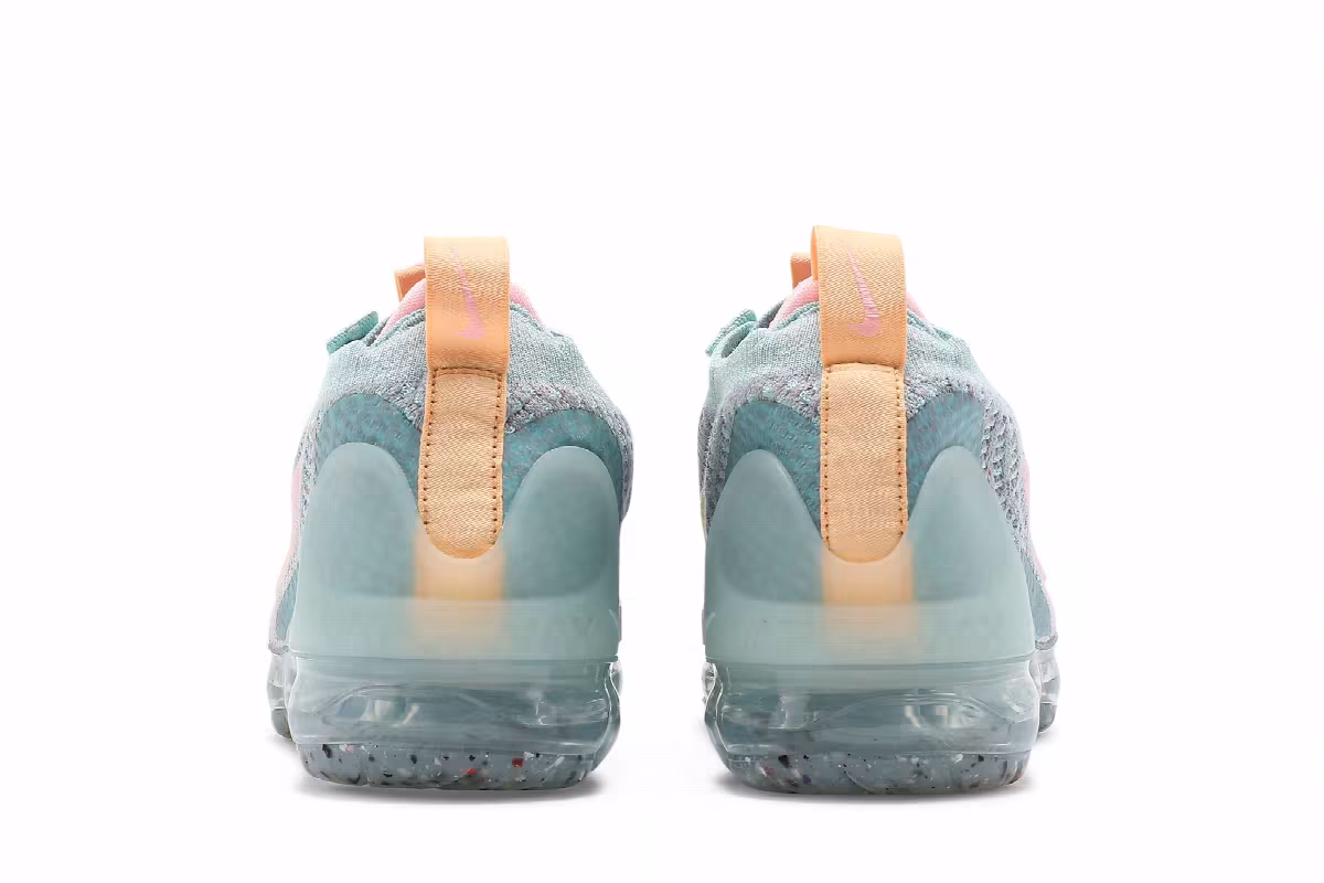 Nike Women's Air VaporMax 2021 Flyknit Light Dew, view 7