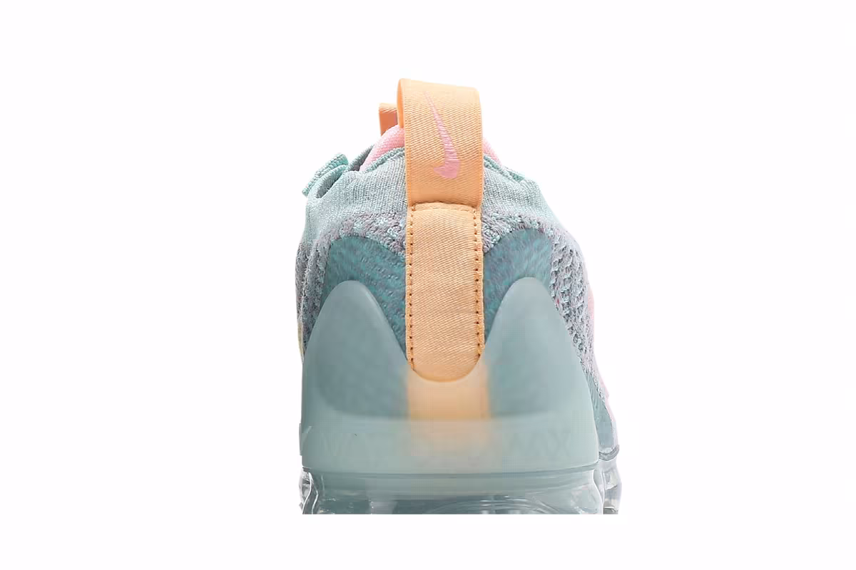 Nike Women's Air VaporMax 2021 Flyknit Light Dew, view 8