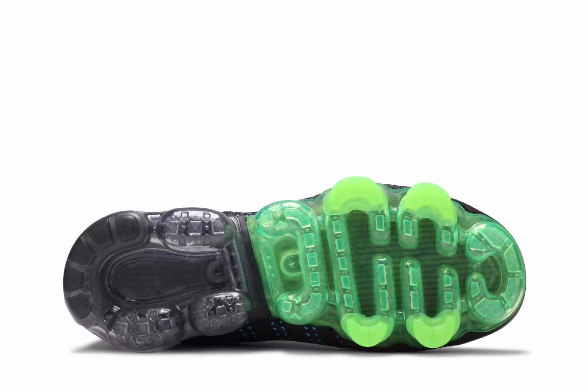 Nike Air VaporMax Flyknit 3 GS Black Ghost Green, view 5
