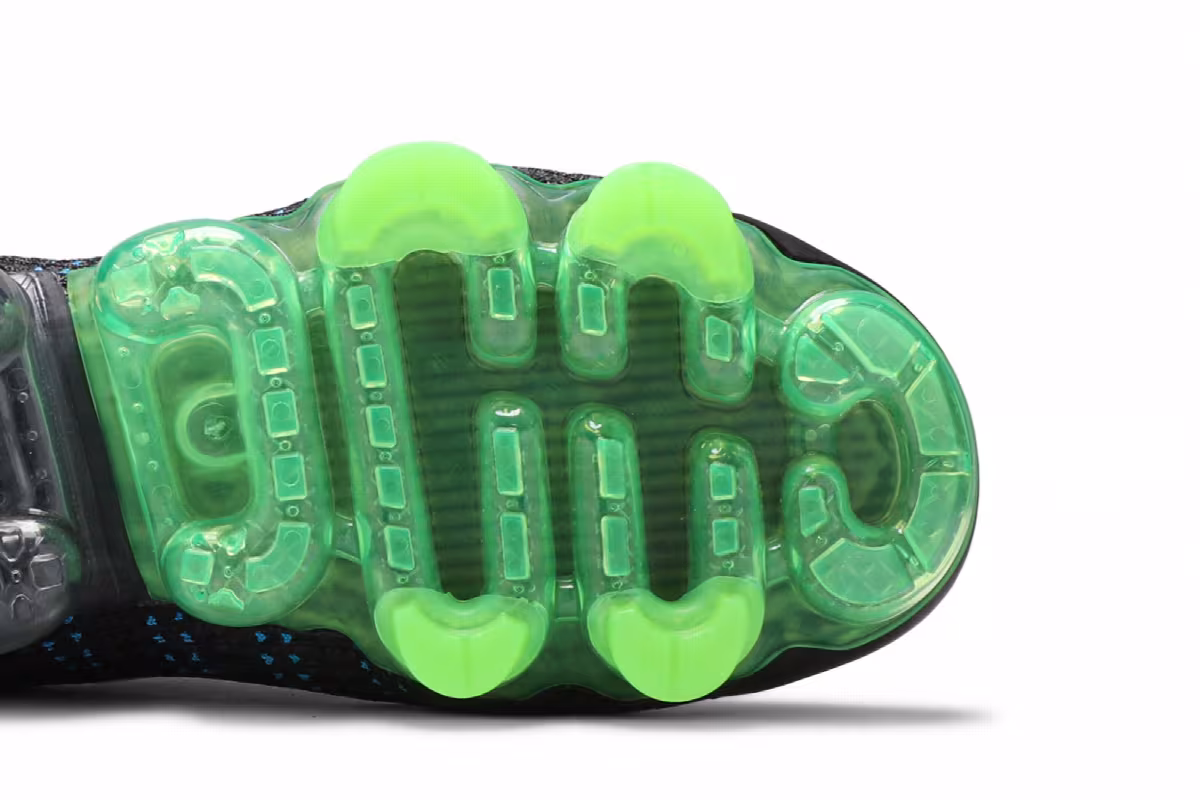 Nike Air VaporMax Flyknit 3 GS Black Ghost Green, view 6