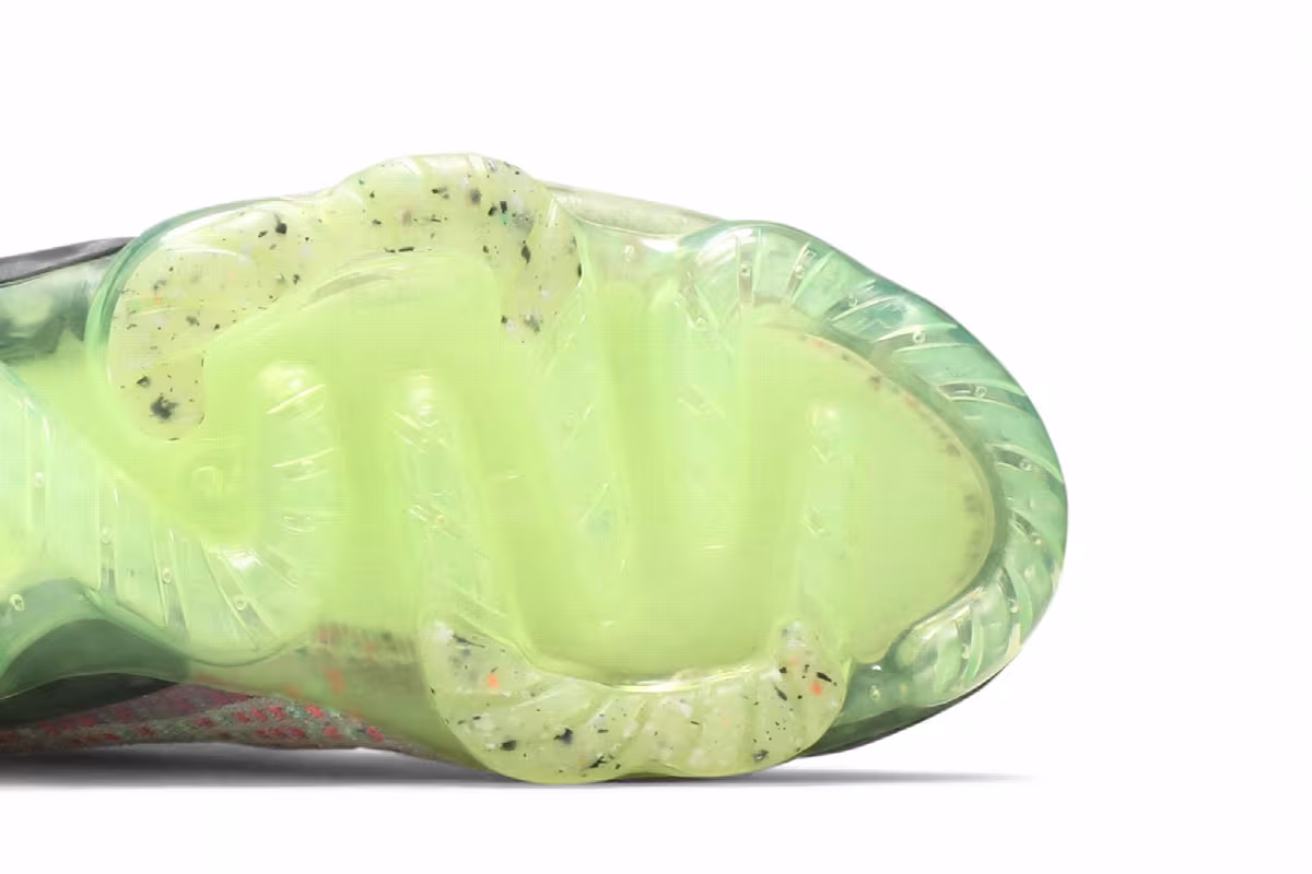 Nike Women's Air VaporMax 2020 Flyknit Violet Ash Volt, view 6