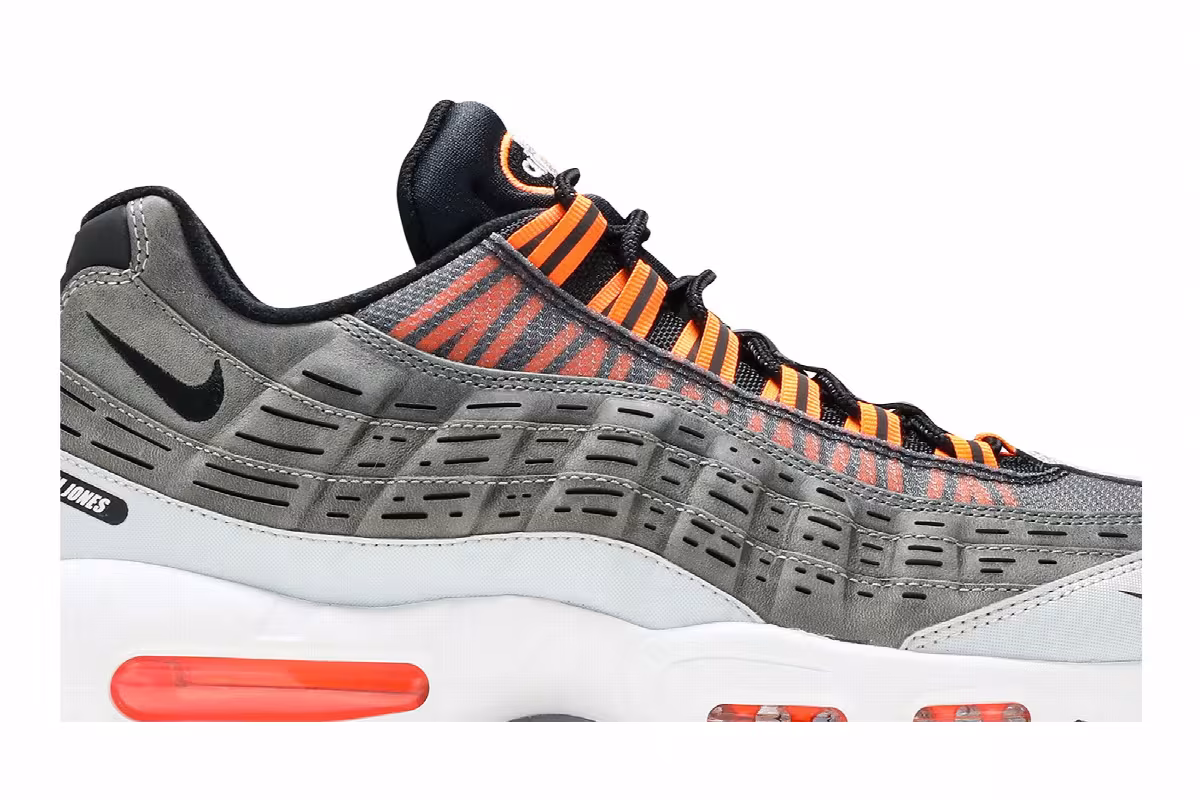 Kim Jones x Nike Air Max 95 Total Orange, view 3