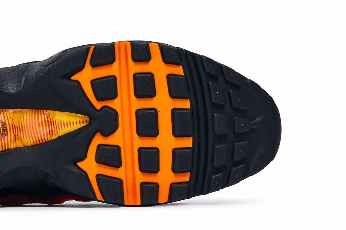 Nike Air Max 95 Black Kumquat, view 6