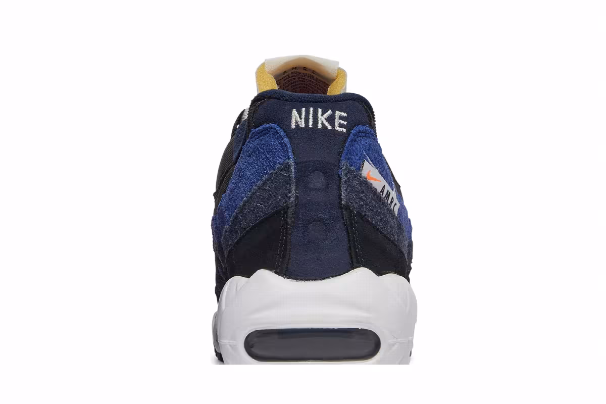 Nike Air Max 95 SE Running Club - Black, view 8