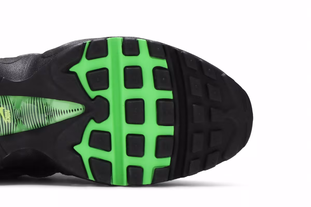 Nike Women's Air Max 95 SE Evolution of Icons, view 6