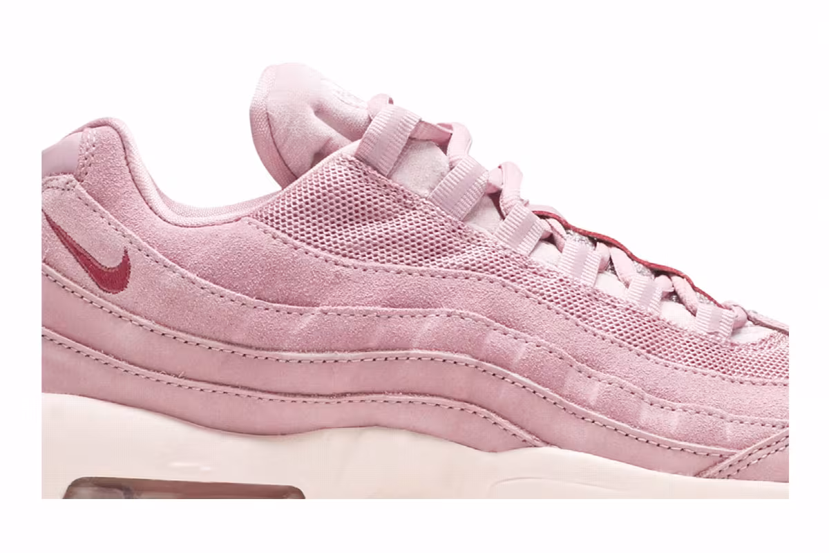 Nike Women's Air Max 95 SE Cherry Blossom, view 3