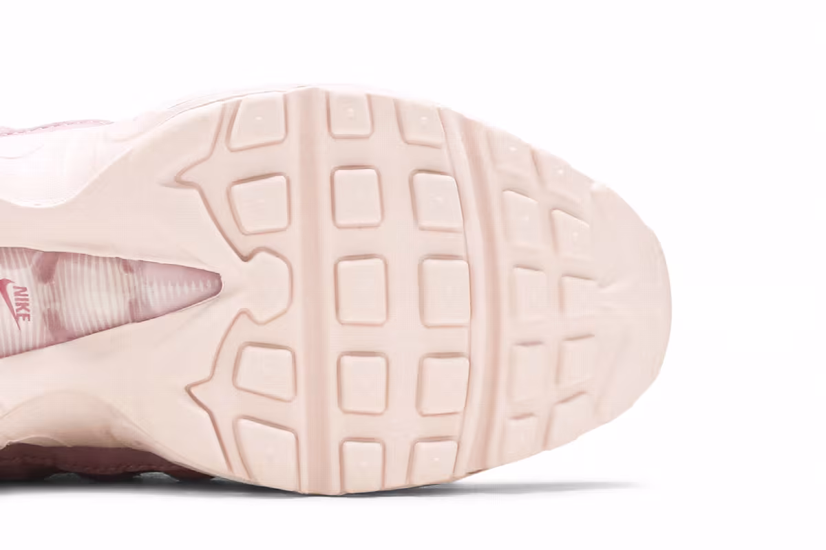 Nike Women's Air Max 95 SE Cherry Blossom, view 6