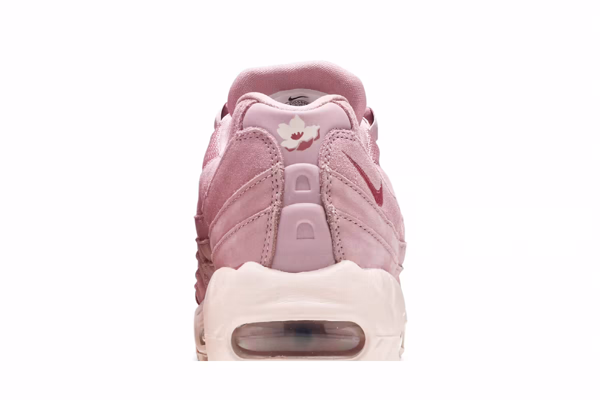 Nike Women's Air Max 95 SE Cherry Blossom, view 8