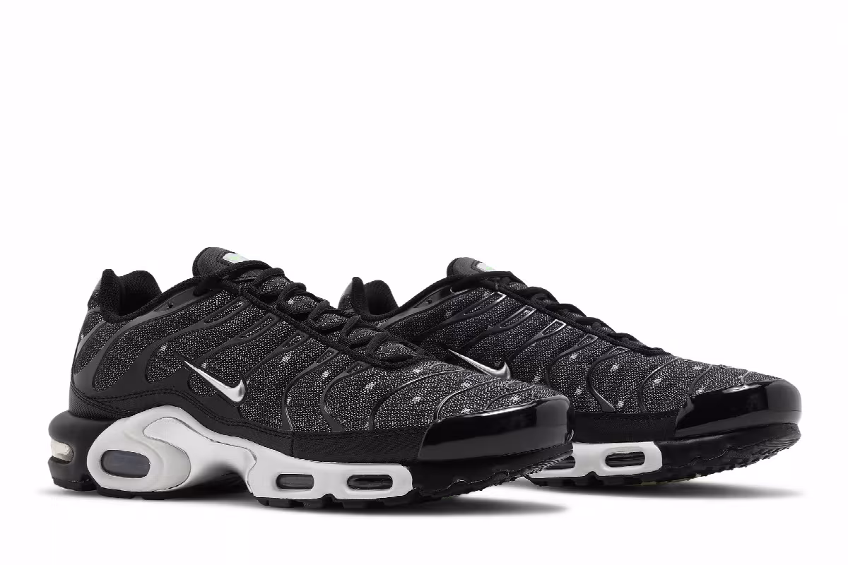Nike Air Max Plus SE Black Chrome, view 9