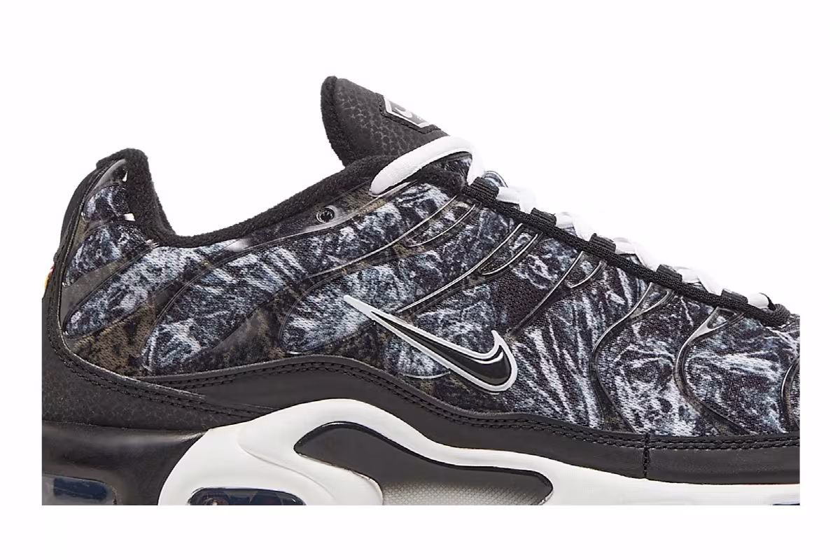 Nike Air Max Plus Shattered Ice - Black, view 3