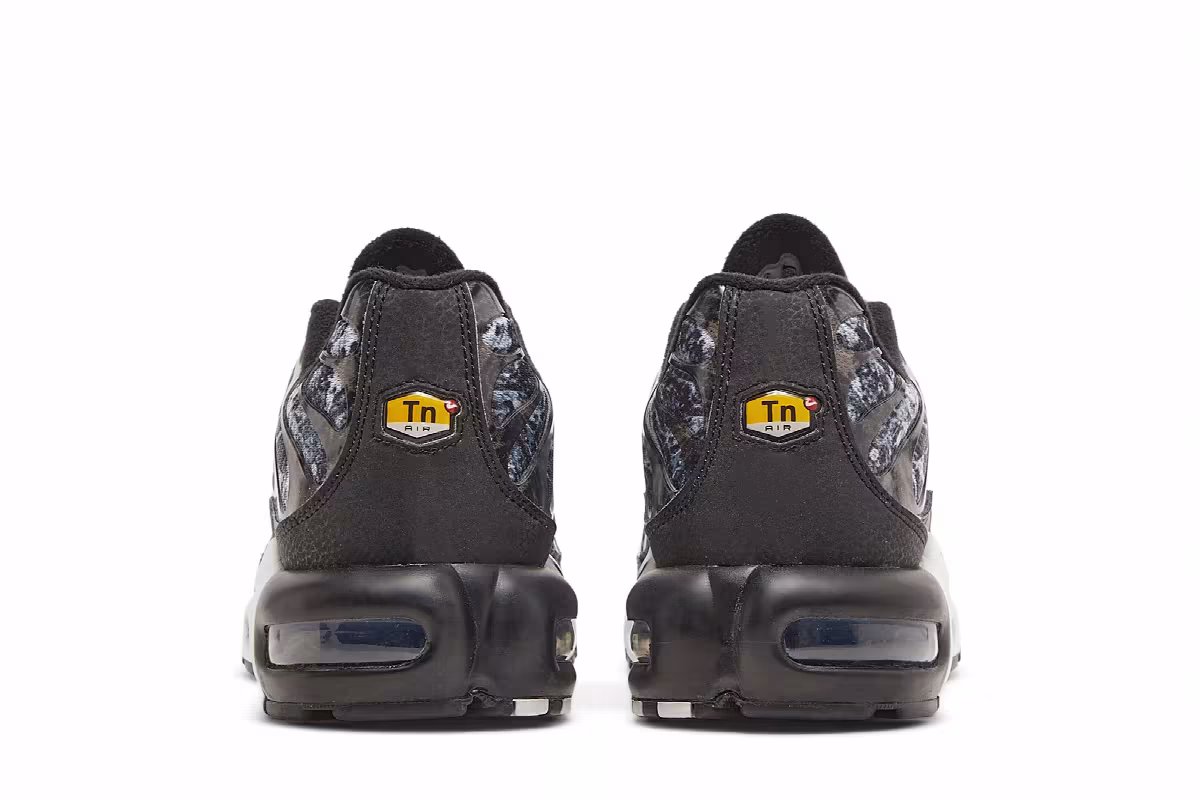 Nike Air Max Plus Shattered Ice - Black, view 7