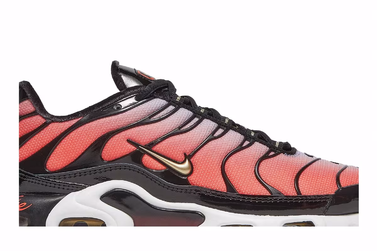 Nike Women's Air Max Plus Sisterhood, view 3
