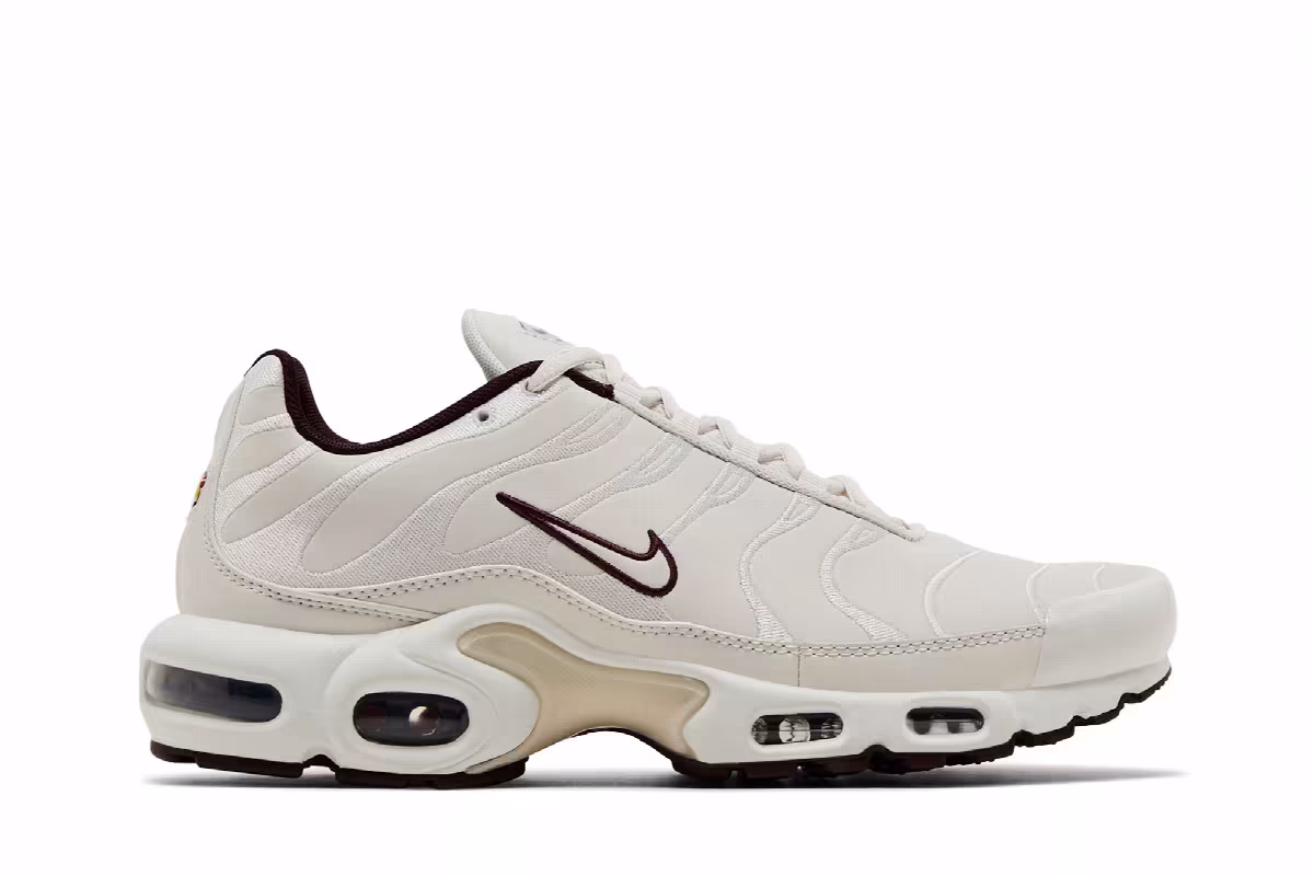 Nike Air Max Plus Premium Phantom Burgundy Crush, view 2