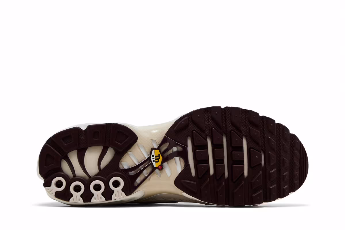 Nike Air Max Plus Premium Phantom Burgundy Crush, view 5