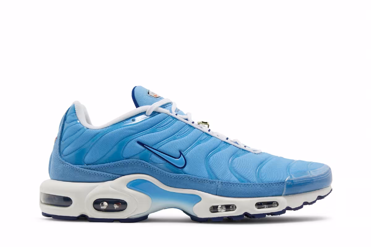 Nike Air Max Plus SE First Use - University Blue, view 2