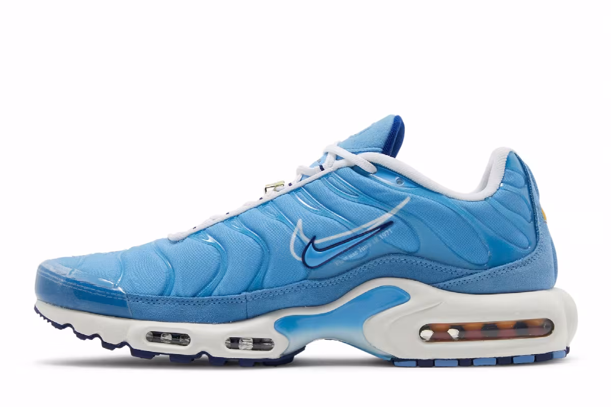 Nike Air Max Plus SE First Use - University Blue, view 4