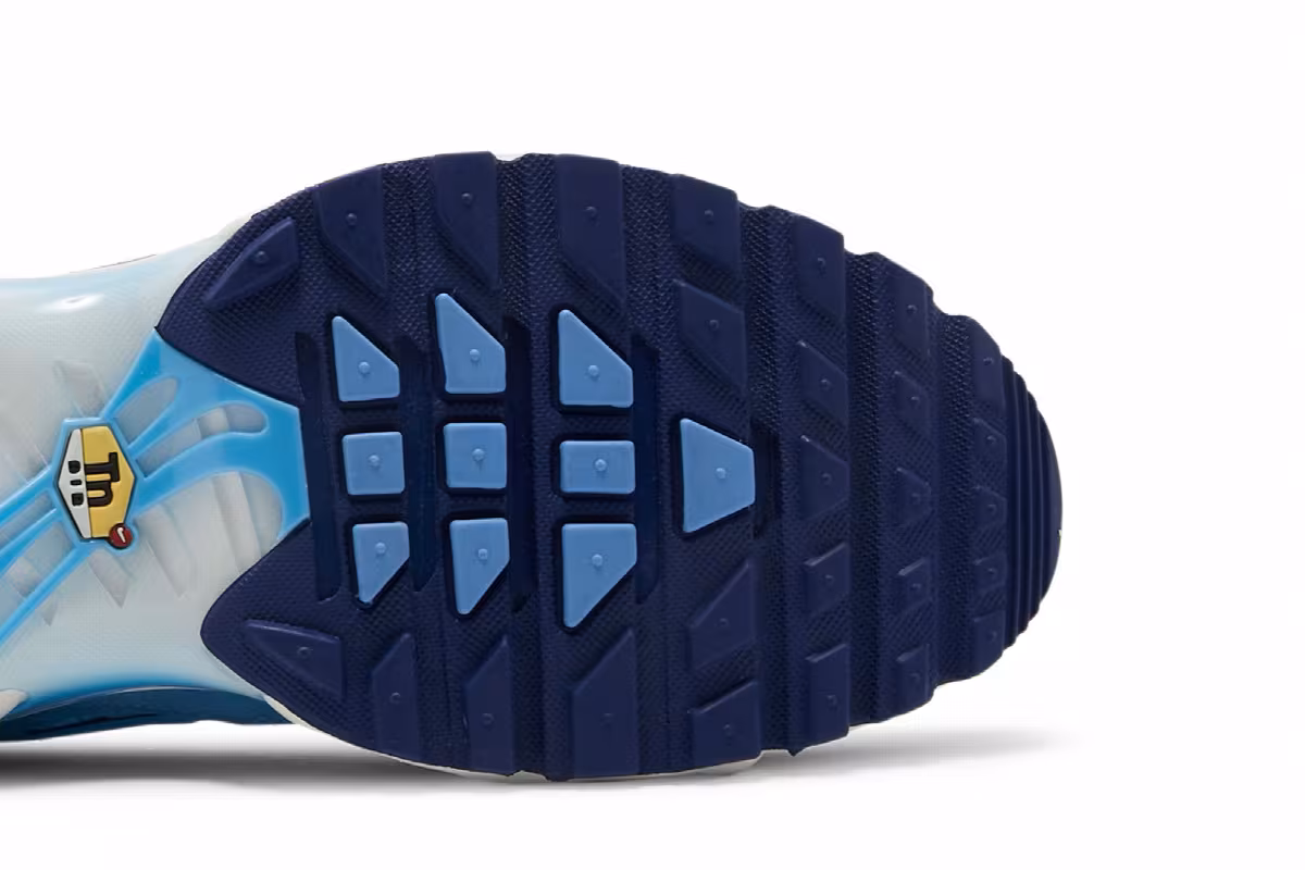 Nike Air Max Plus SE First Use - University Blue, view 6