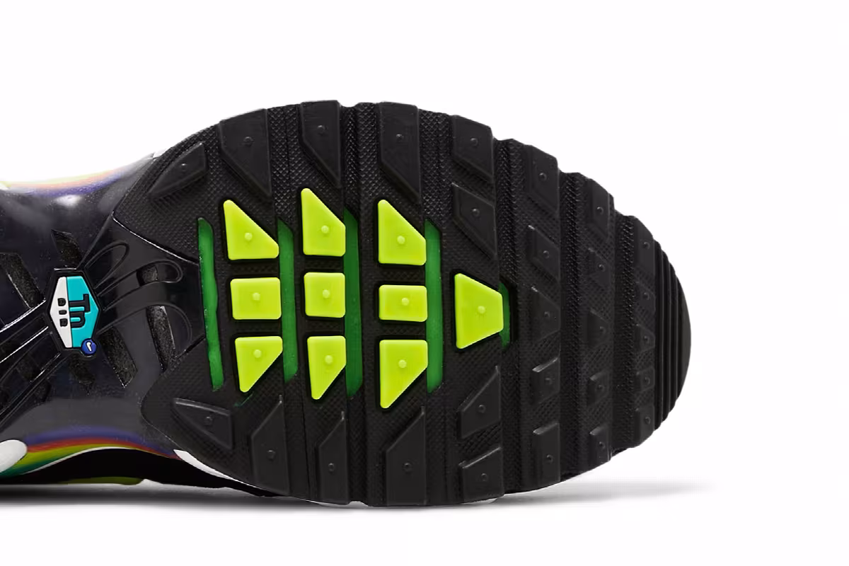 Nike Air Max Plus SE Evolution of Icon, view 6