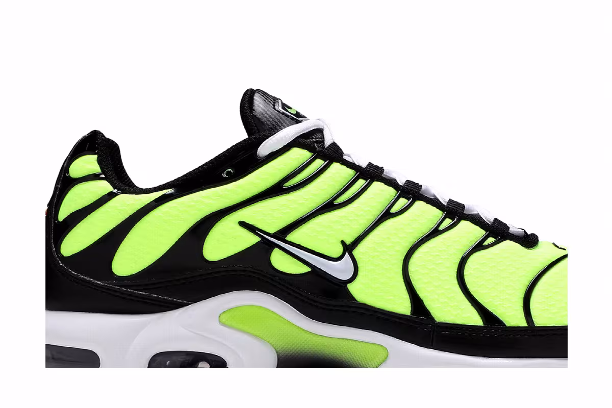 Nike Air Max Plus Hot Lime, view 3