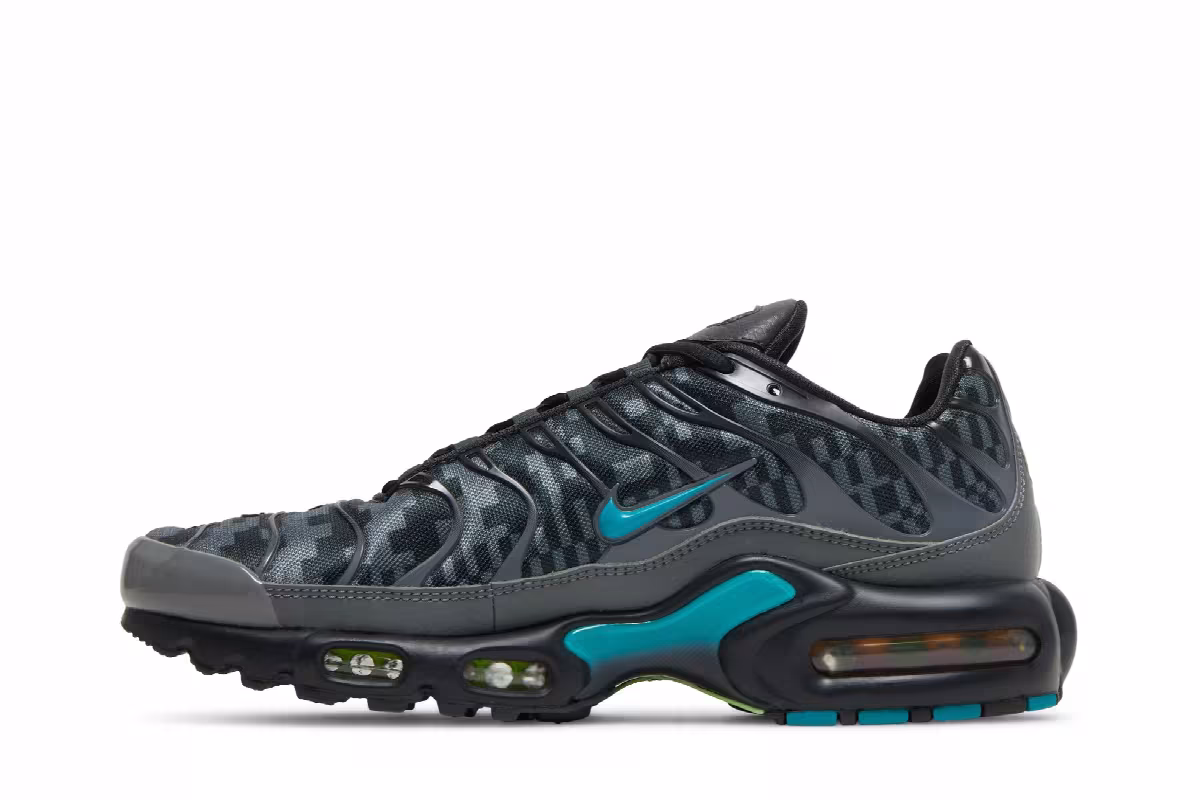 Nike Air Max Plus Champions League, view 4