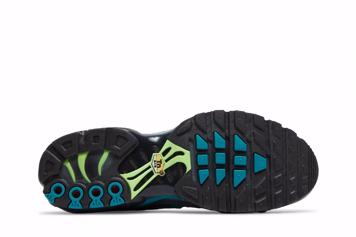 Nike Air Max Plus Champions League, view 5