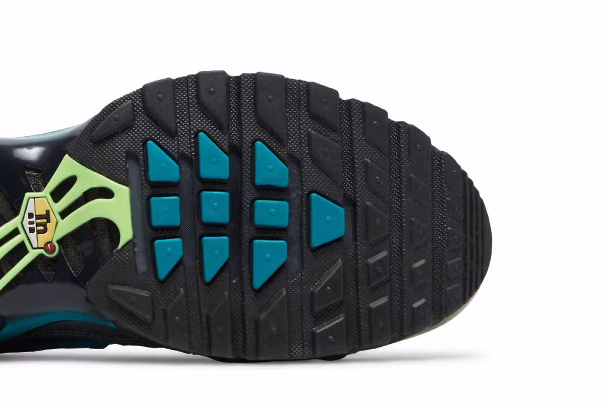 Nike Air Max Plus Champions League, view 6