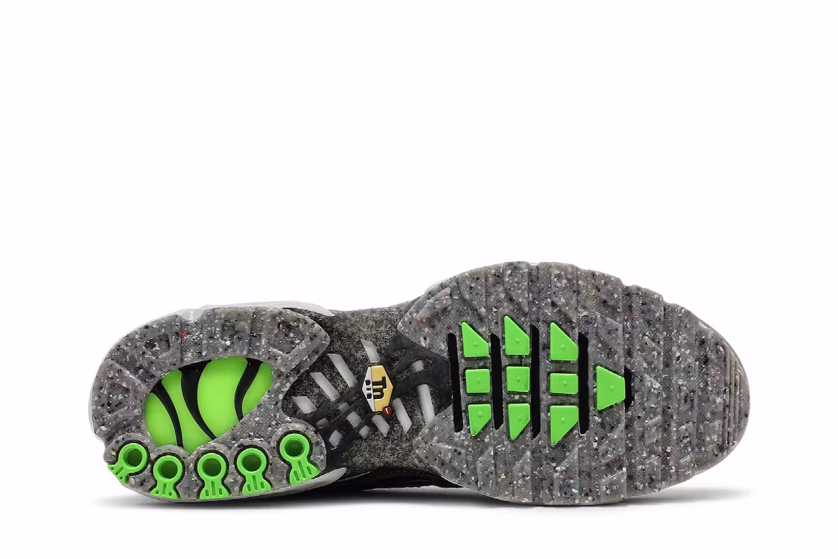 Nike Air Max Plus Essential Crater - Electric Green, view 5