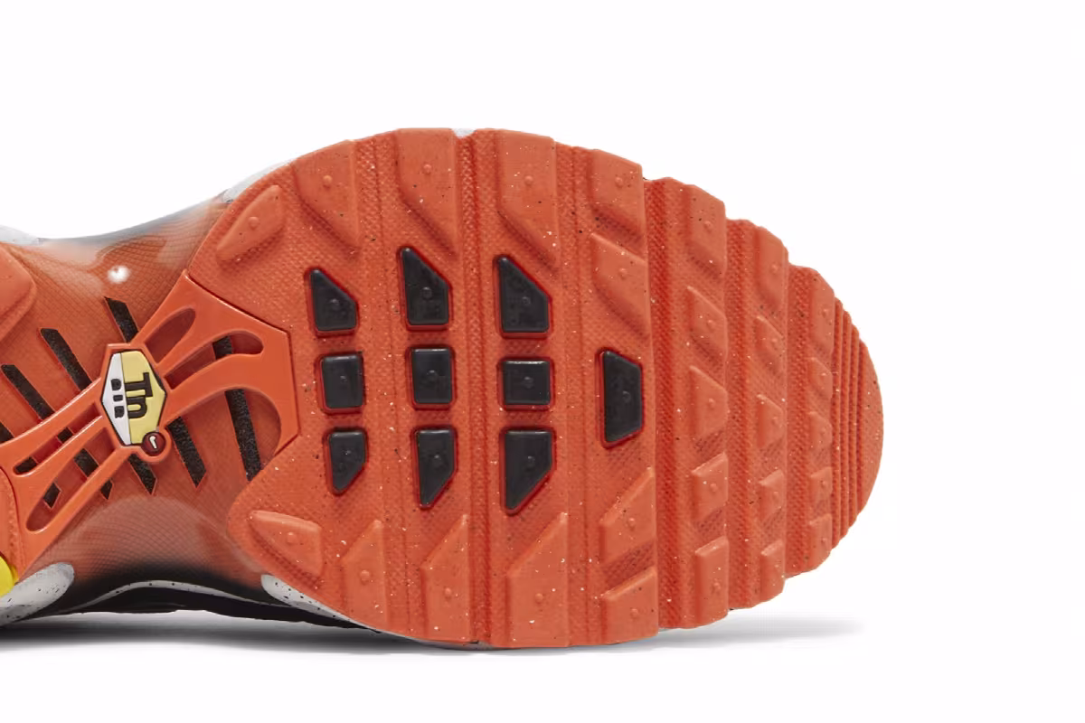 Nike Air Max Plus GS Black Turf Orange Speckled, view 6
