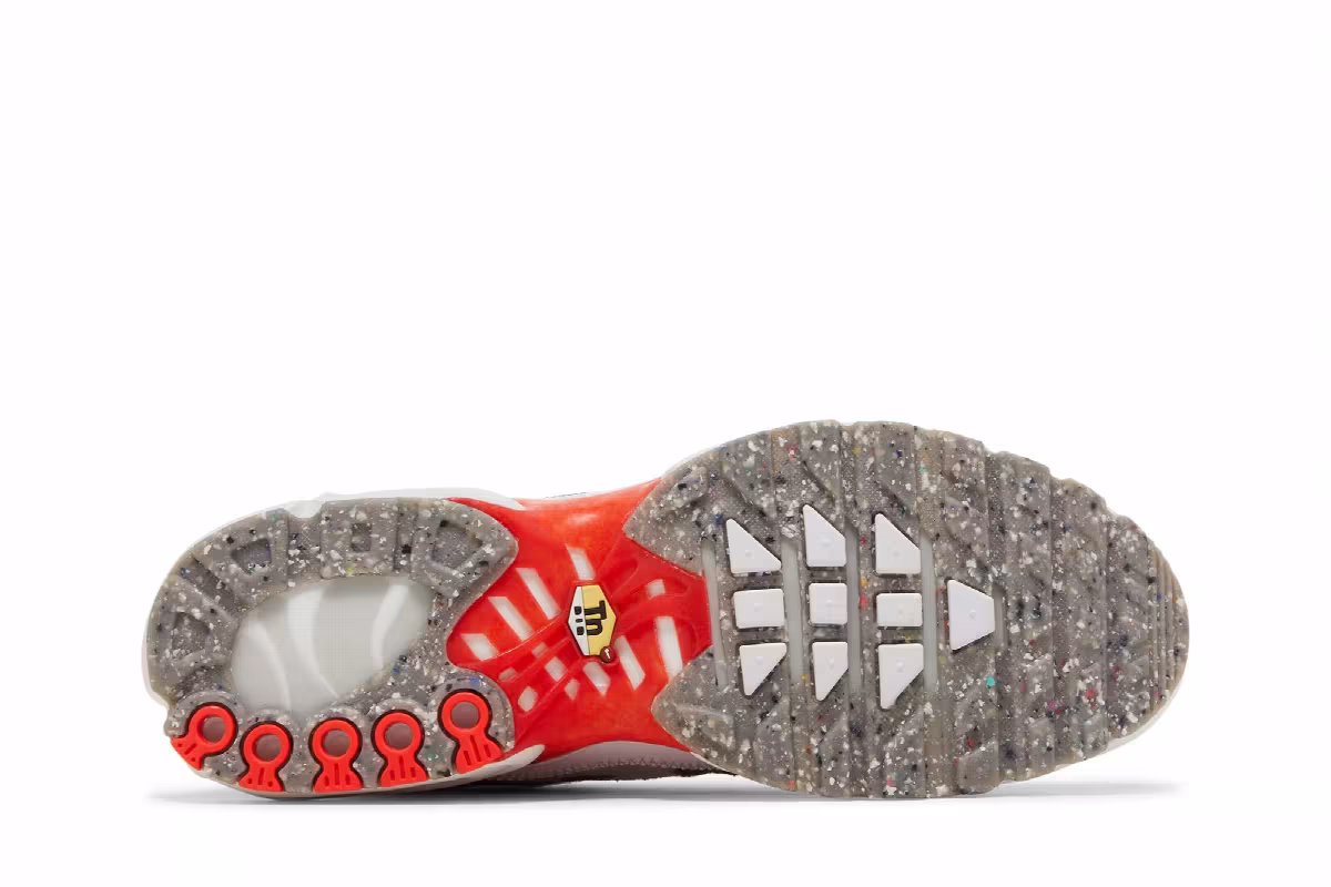 Nike Air Max Plus Essential Crater - Photon Dust, view 5