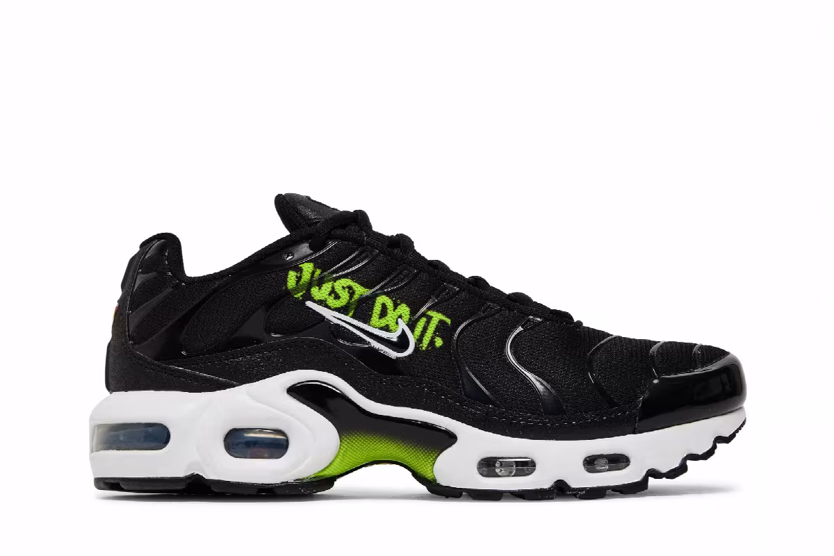 Nike Air Max Plus 1 GS Black Volt, view 2