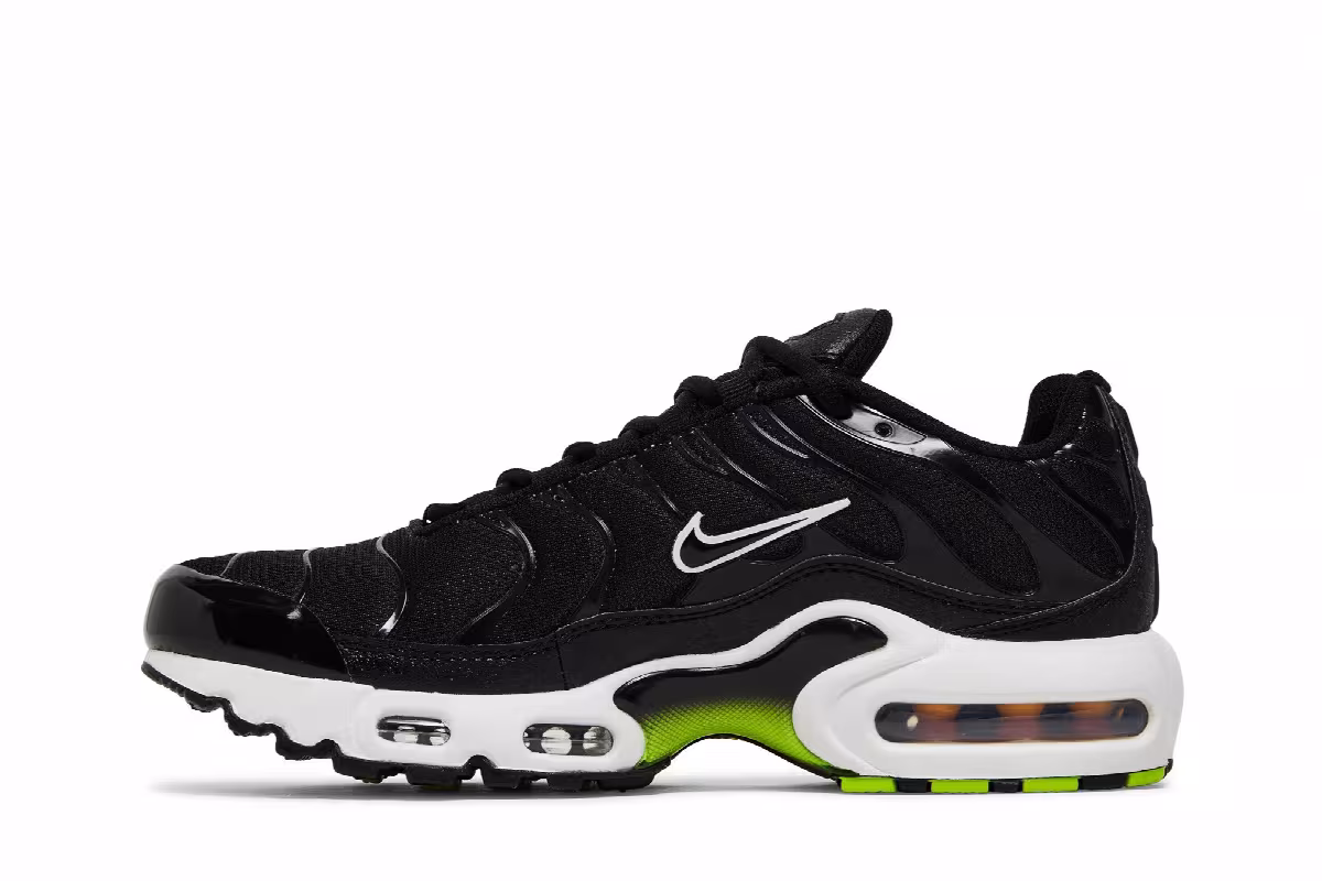 Nike Air Max Plus 1 GS Black Volt, view 4