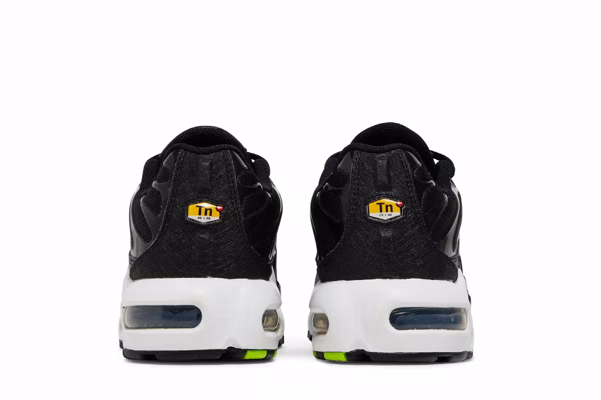Nike Air Max Plus 1 GS Black Volt, view 7