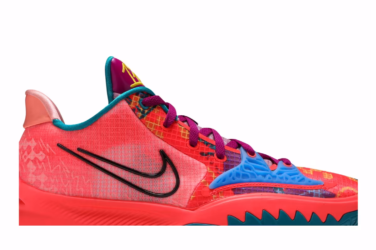 Nike Kyrie Low 4 1 World 1 People, view 3