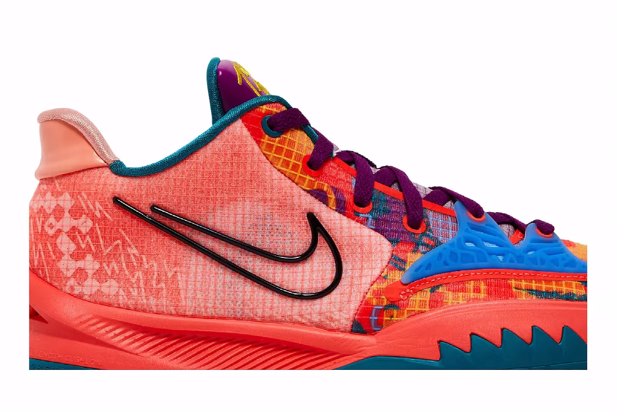 Nike Kyrie Low 4 EP 1 World 1 People, view 3
