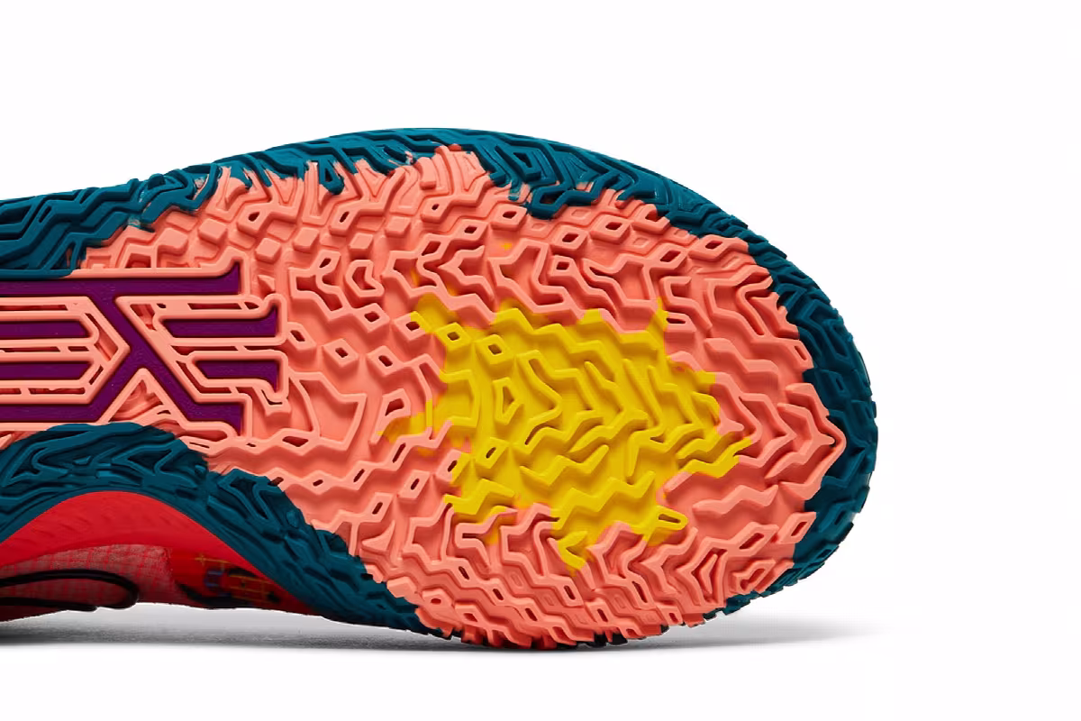 Nike Kyrie Low 4 EP 1 World 1 People, view 6