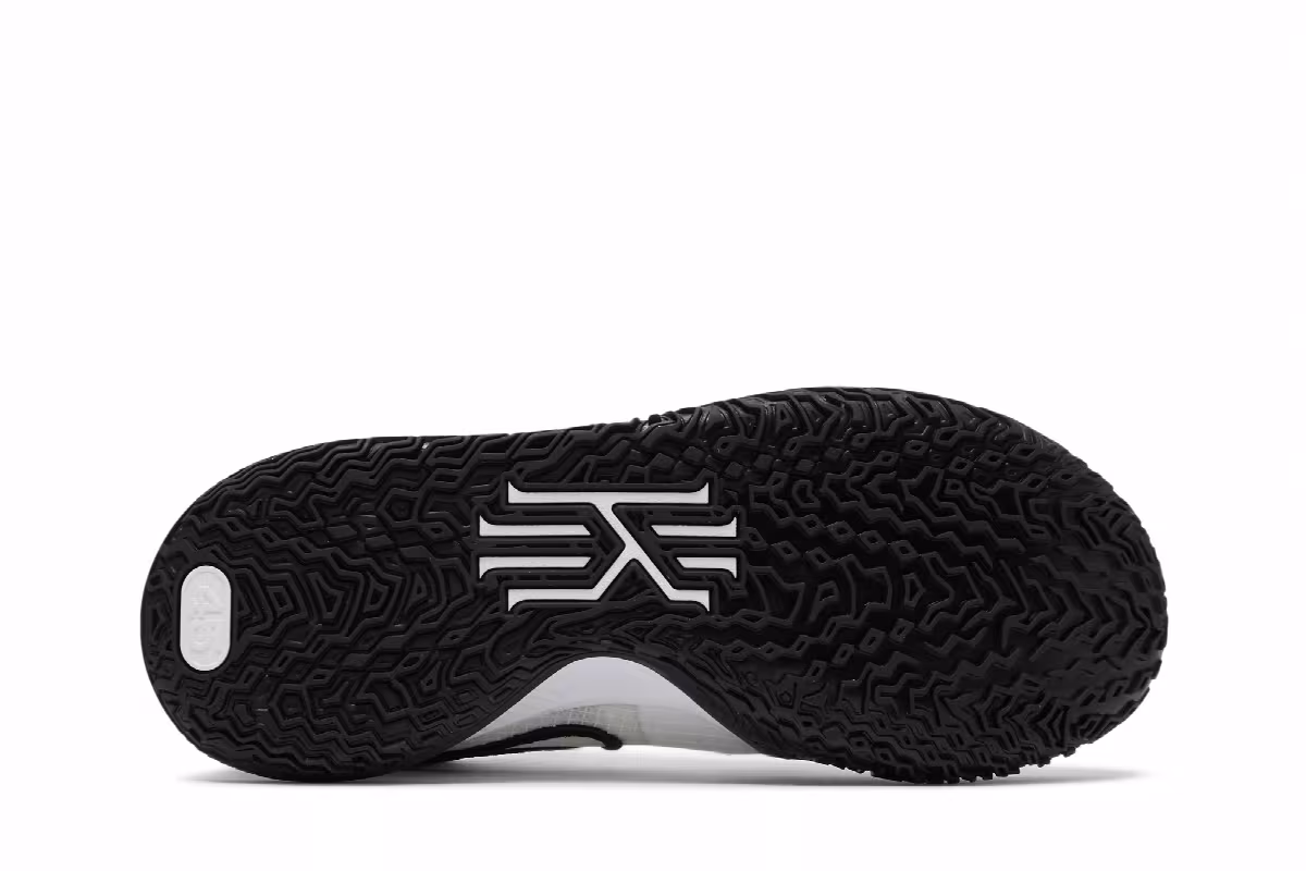Nike Kyrie Low 4 TB White Black, view 5