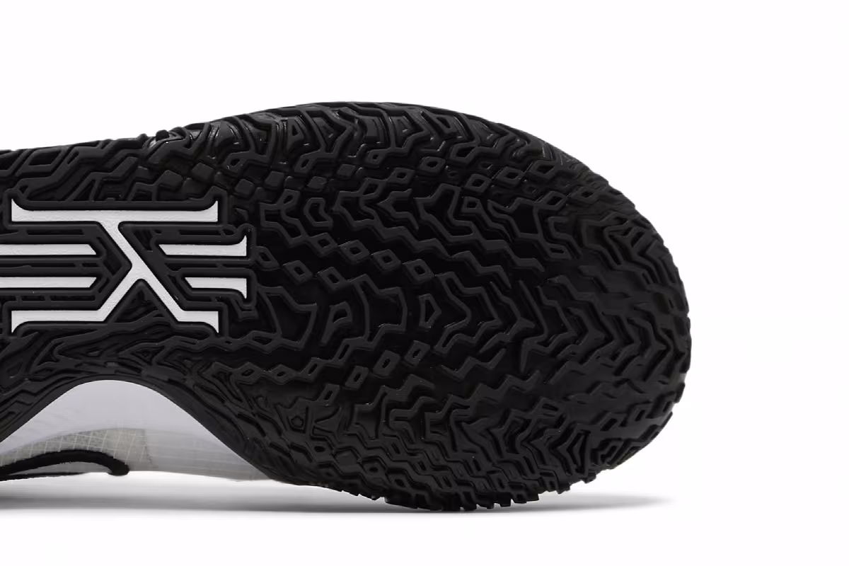 Nike Kyrie Low 4 TB White Black, view 6