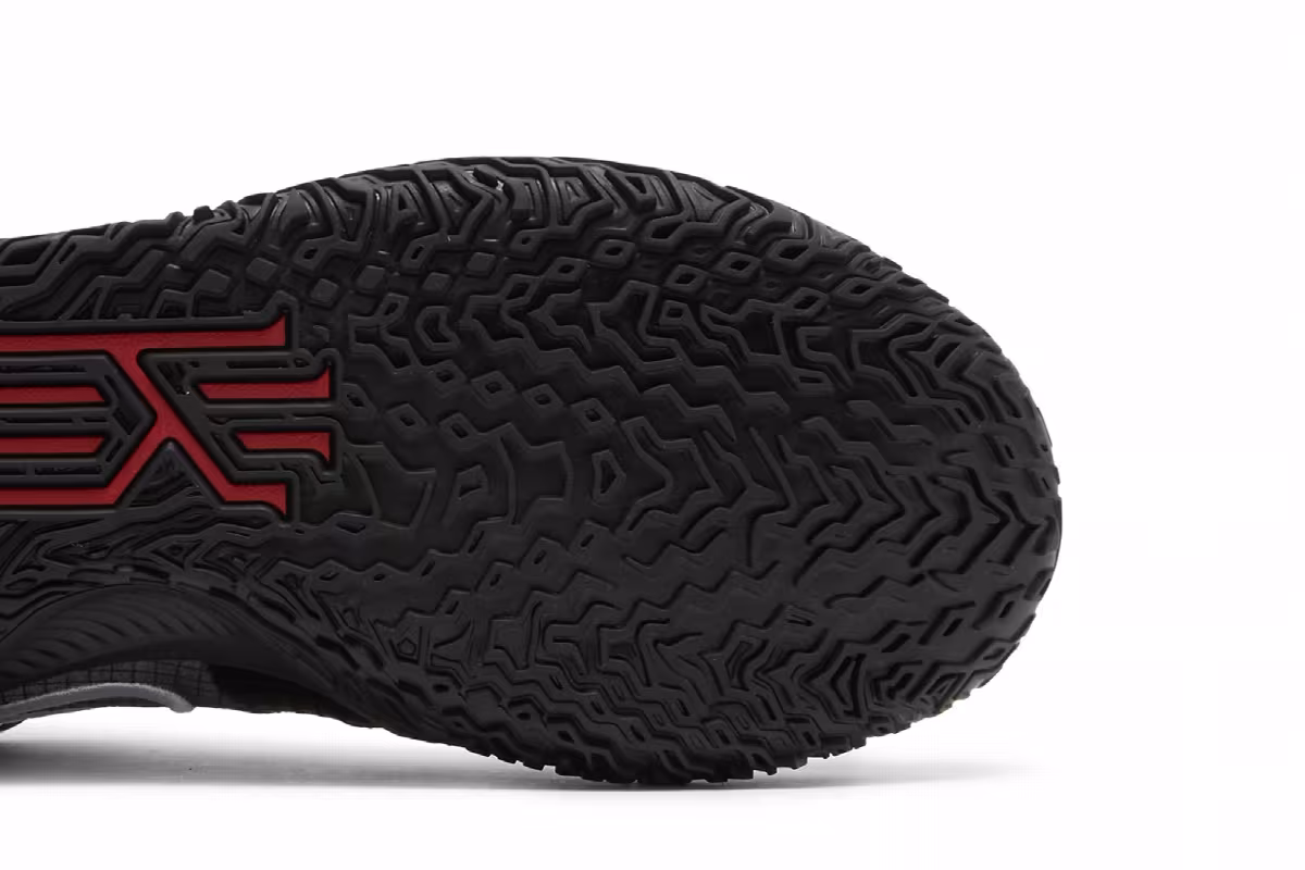 Nike Kyrie Low 4 Bred, view 6