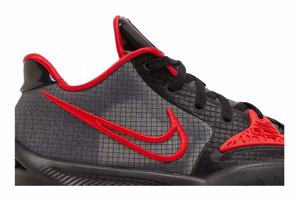 Nike Kyrie Low 4 EP Bred, view 3
