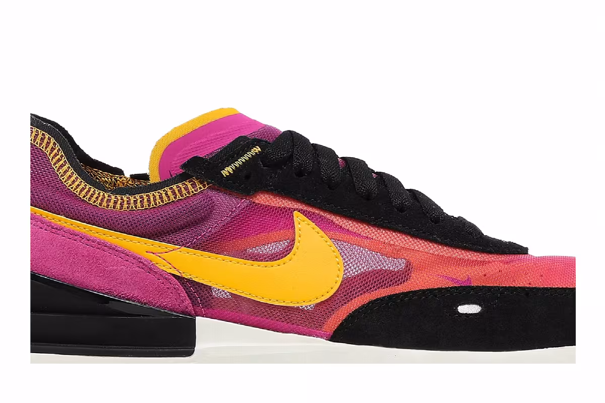 Nike Waffle One Active Fuchsia, view 3