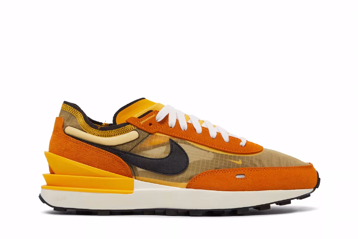 Nike Waffle One SE University Gold Sunset, view 2