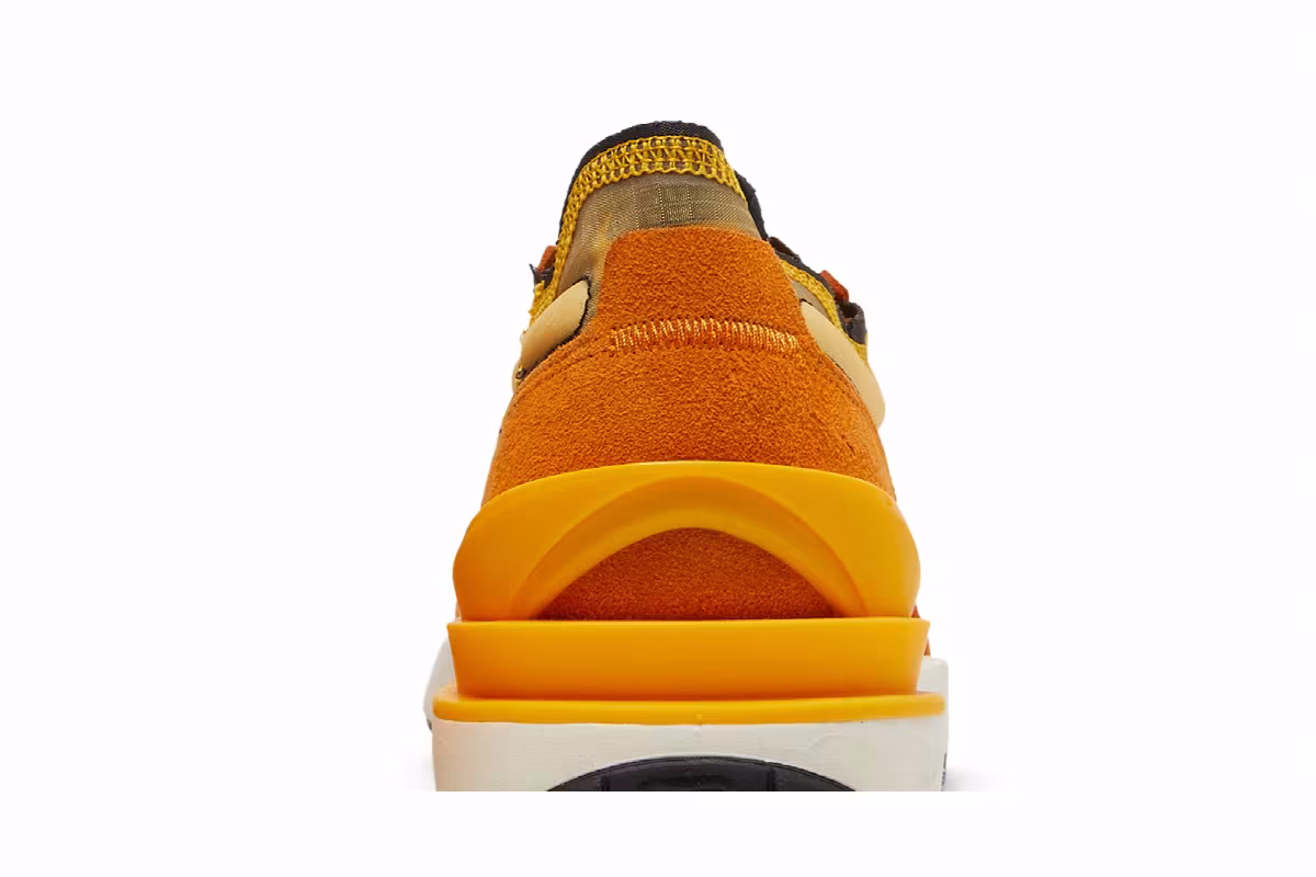 Nike Waffle One SE University Gold Sunset, view 8