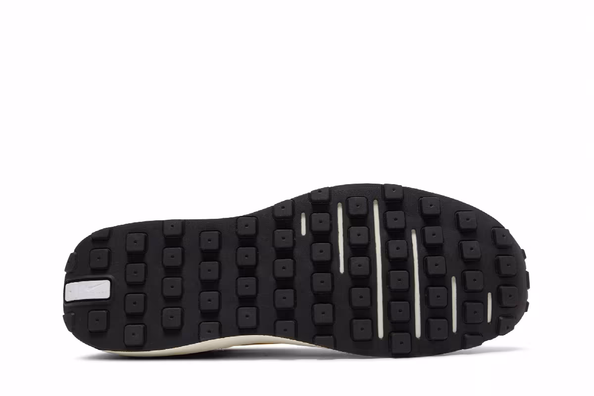 Nike Waffle One SE Dark Beetroot Yellow Strike, view 5
