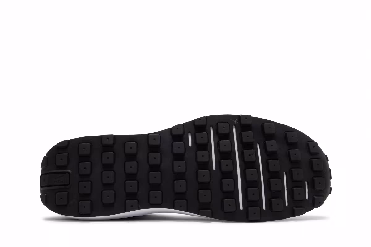 Nike Waffle One SE Bred, view 5