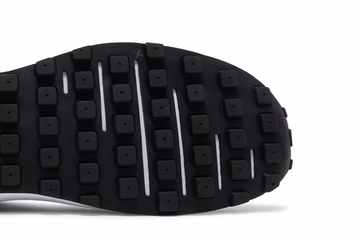 Nike Waffle One SE Bred, view 6
